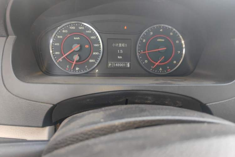 Used SAIC MAXUS G10 2014 2.0T Automatic Elite Edition Odometer Close Up