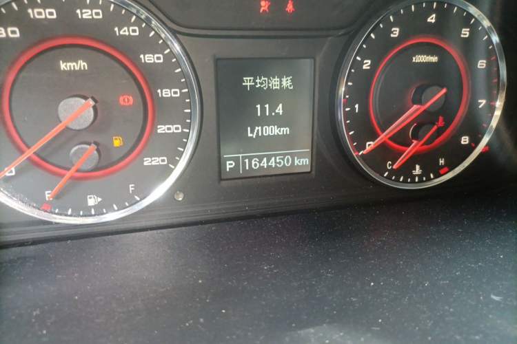 Used SAIC MAXUS G10 2014 2.0T Automatic Elite Edition Odometer Close Up