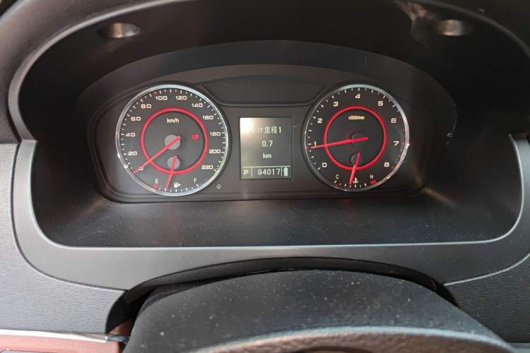 Used SAIC MAXUS G10 2014 2.0T Automatic Elite Edition Odometer Close Up