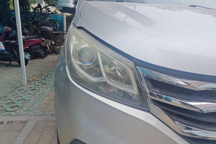 Used SAIC MAXUS G10 2014 2.0T Automatic Elite Edition Right Front Headlight