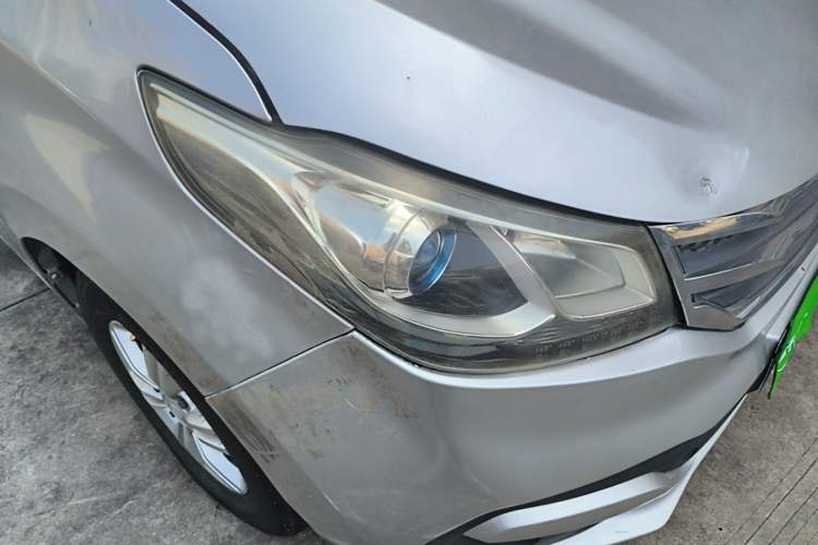 Used SAIC MAXUS G10 2014 2.0T Automatic Elite Edition Right Front Headlight