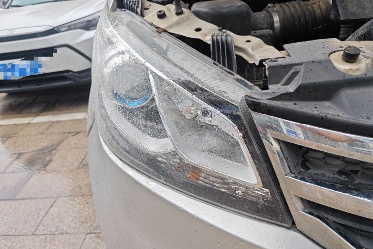 Used SAIC MAXUS G10  Right Front Headlight