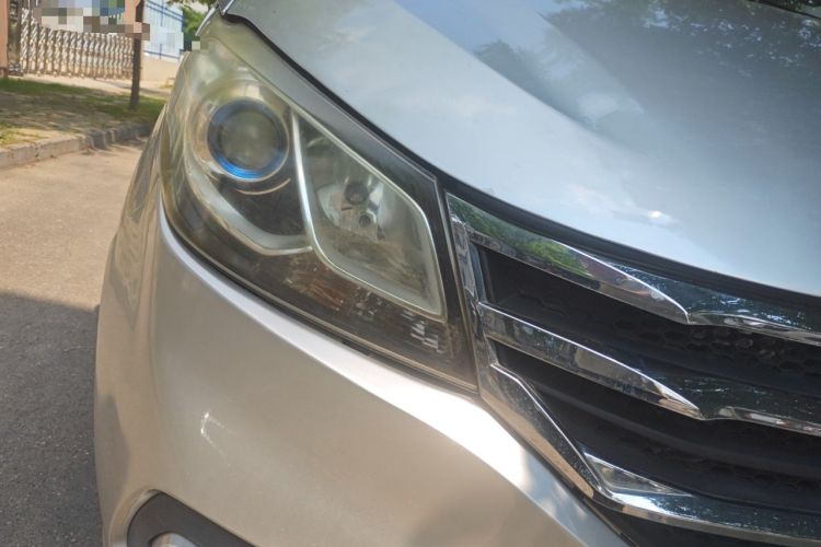 Used SAIC MAXUS G10 2014 2.0T Automatic Elite Edition Right Front Headlight