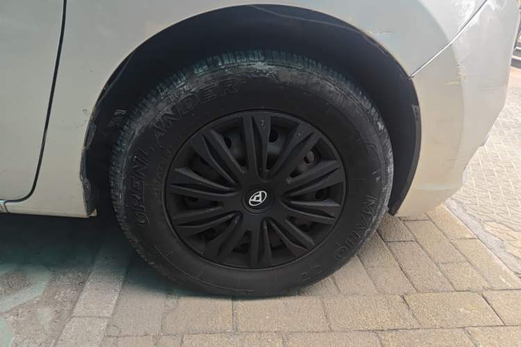 Used SAIC MAXUS G10 2014 2.0T Automatic Elite Edition Right Front Wheel Hub