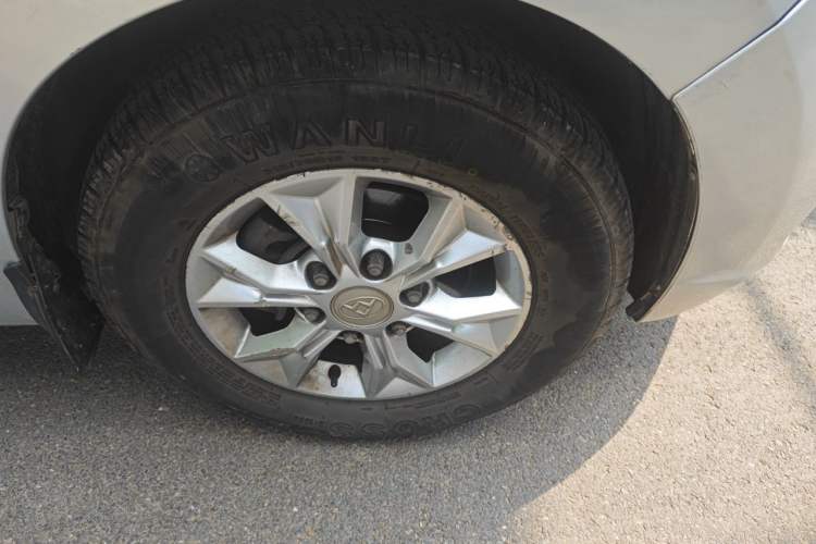 Used SAIC MAXUS G10 2014 2.0T Automatic Elite Edition Right Front Wheel Hub