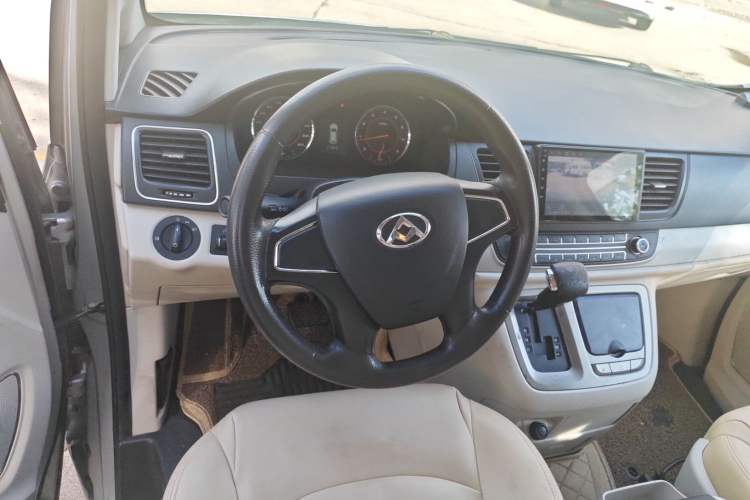 Used SAIC MAXUS G10 2014 2.0T Automatic Elite Edition Steering Wheel