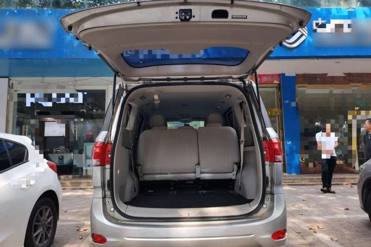 Used SAIC MAXUS G10 2014 2.0T Automatic Elite Edition Trunk