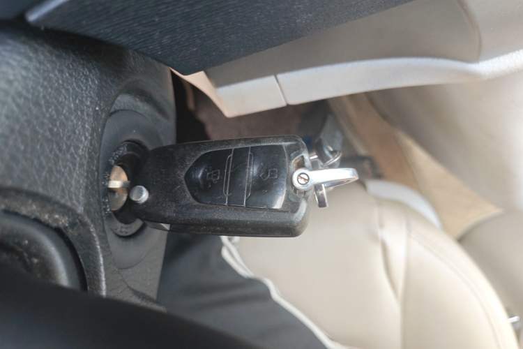 Used SAIC MAXUS G10 2014 2.0T Automatic Elite Edition Vehicle Key