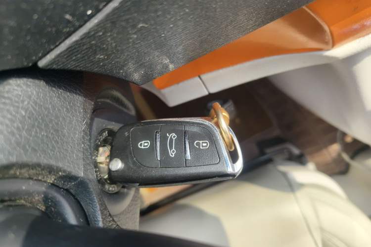 Used SAIC MAXUS G10 2014 2.0T Automatic Elite Edition Vehicle Key