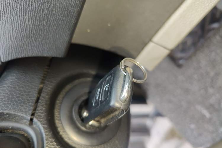 Used SAIC MAXUS G10 2014 2.0T Automatic Elite Edition Vehicle Key
