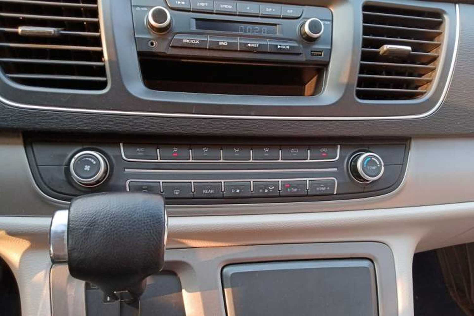 Used SAIC MAXUS G10 2014 2.0T Automatic Elite Edition Audio And AC Panel