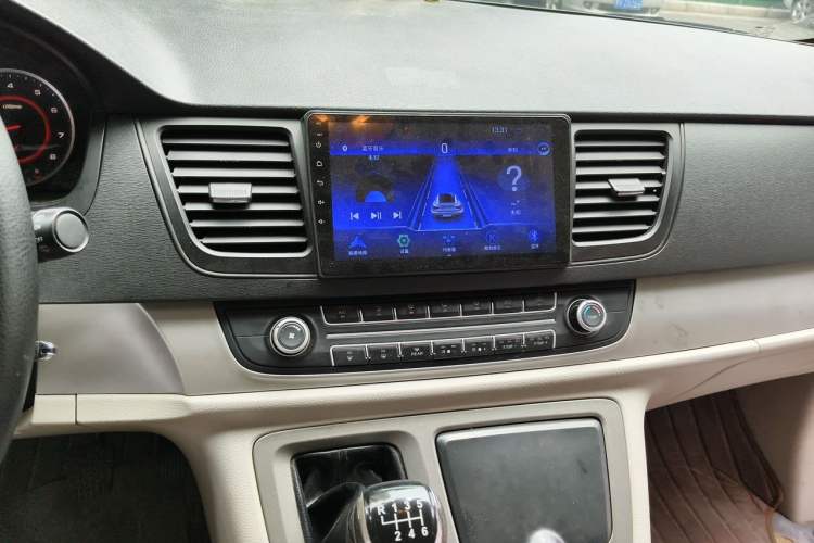 Used SAIC MAXUS G10 2014 2.0T Manual Elite Edition Audio And AC Panel