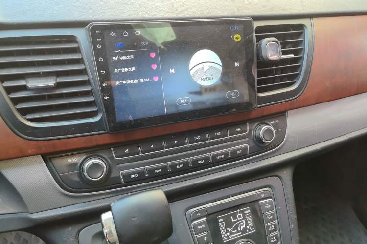 Used SAIC MAXUS G10 2014 2.0T Automatic Executive Edition Audio And AC Panel