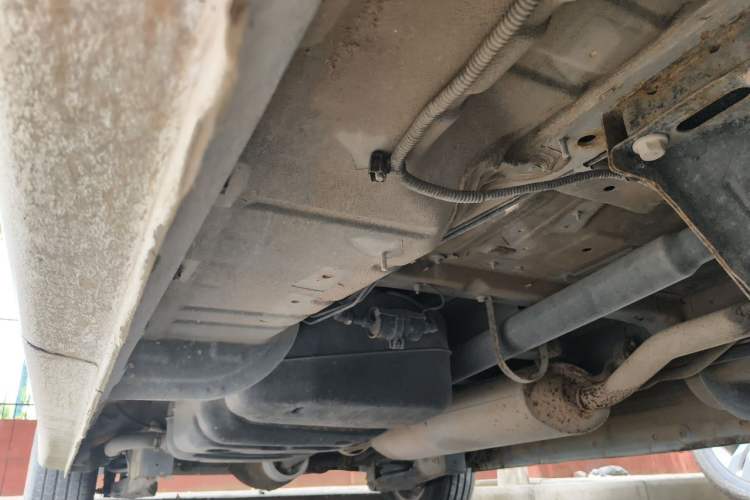 Used SAIC MAXUS G10 2014 2.0T Manual Elite Edition Chassis Front Right