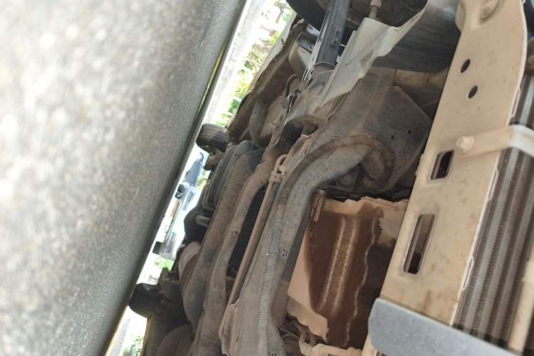 Used SAIC MAXUS G10 2014 2.0T Automatic Elite Edition Chassis Front