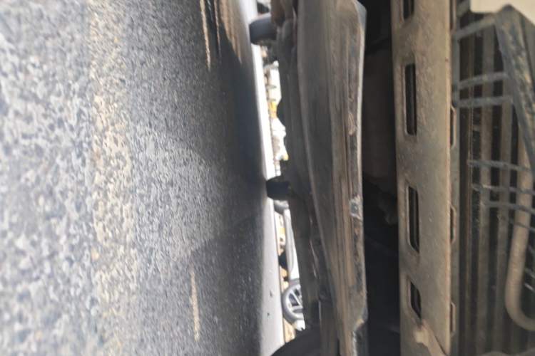 Used SAIC MAXUS G10 2014 2.0T Automatic Elite Edition Chassis Front