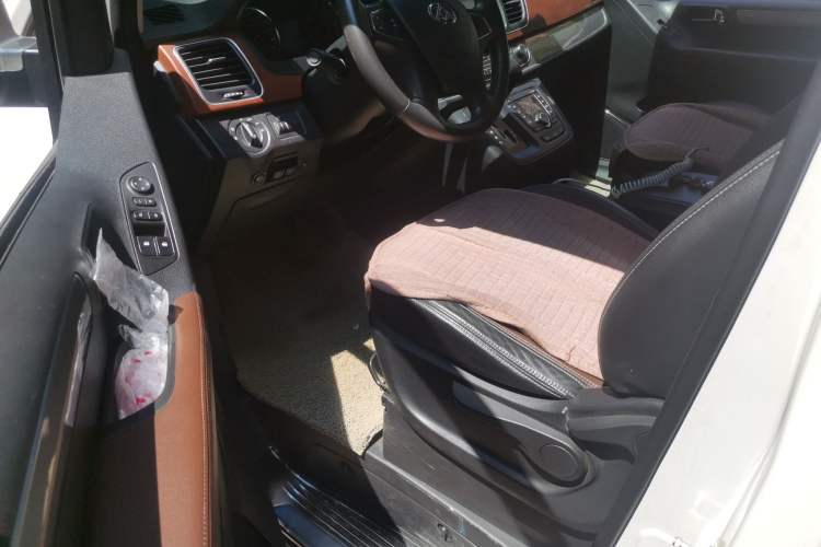Used SAIC MAXUS G10 2014 2.0T Automatic Luxury Executive Edition Driver Seat