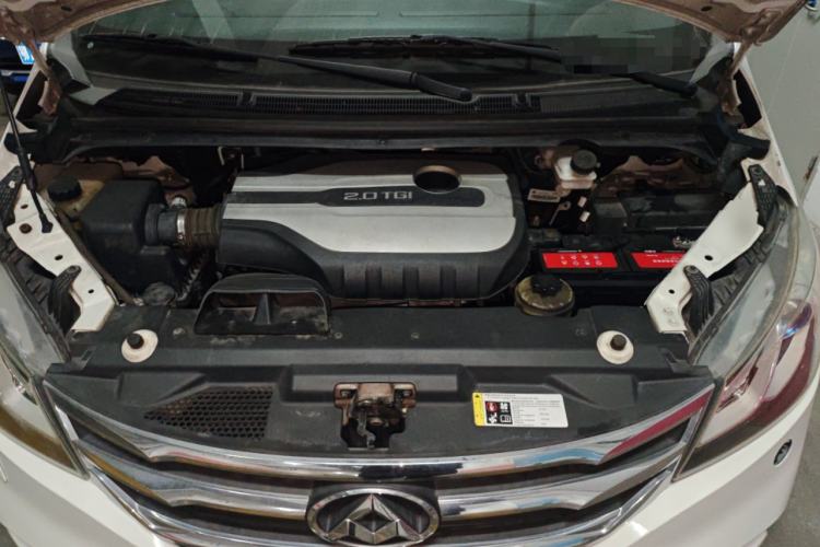 Used SAIC MAXUS G10 2014 2.0T Automatic Luxury Executive Edition Engine Bay