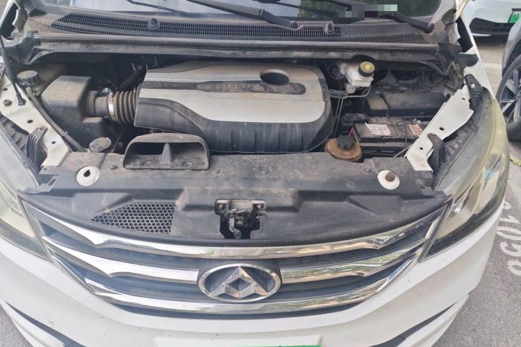 Used SAIC MAXUS G10 2014 2.0T Automatic Elite Edition Engine Bay