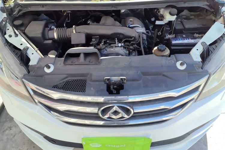 Used SAIC MAXUS G10 2014 2.0T Automatic Executive Edition Engine Bay