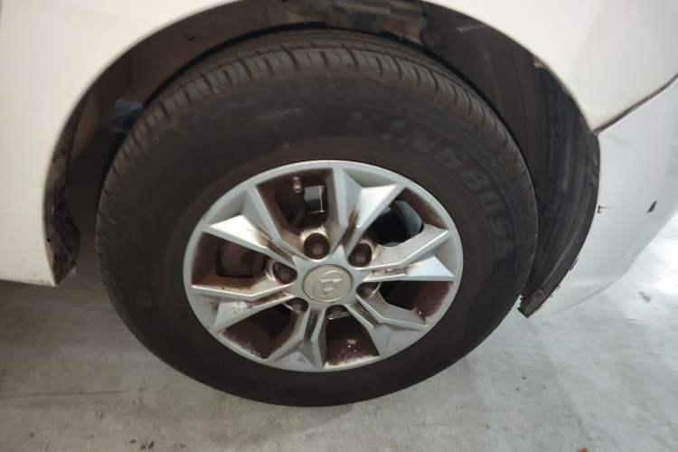 Used SAIC MAXUS G10 2014 2.0T Automatic Luxury Edition Exterior 7