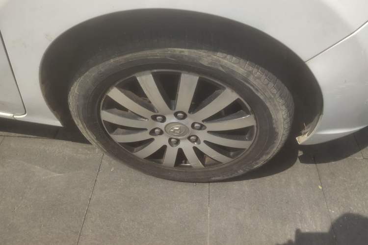 Used SAIC MAXUS G10 2014 2.0T Automatic Luxury Executive Edition Exterior 7