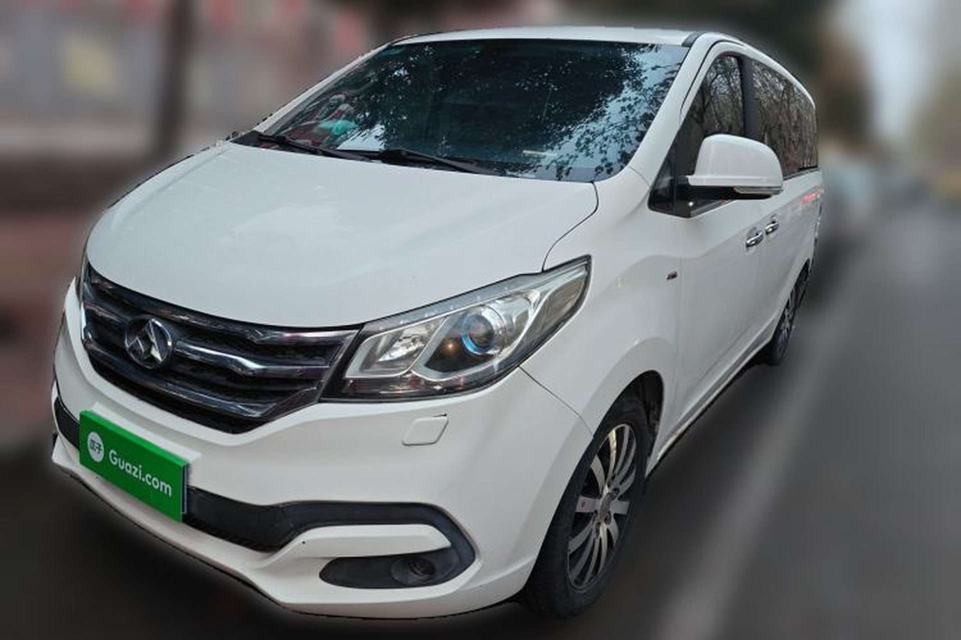 Used SAIC MAXUS G10 2014 2.0T Automatic Executive Edition Front Left 45 Deg