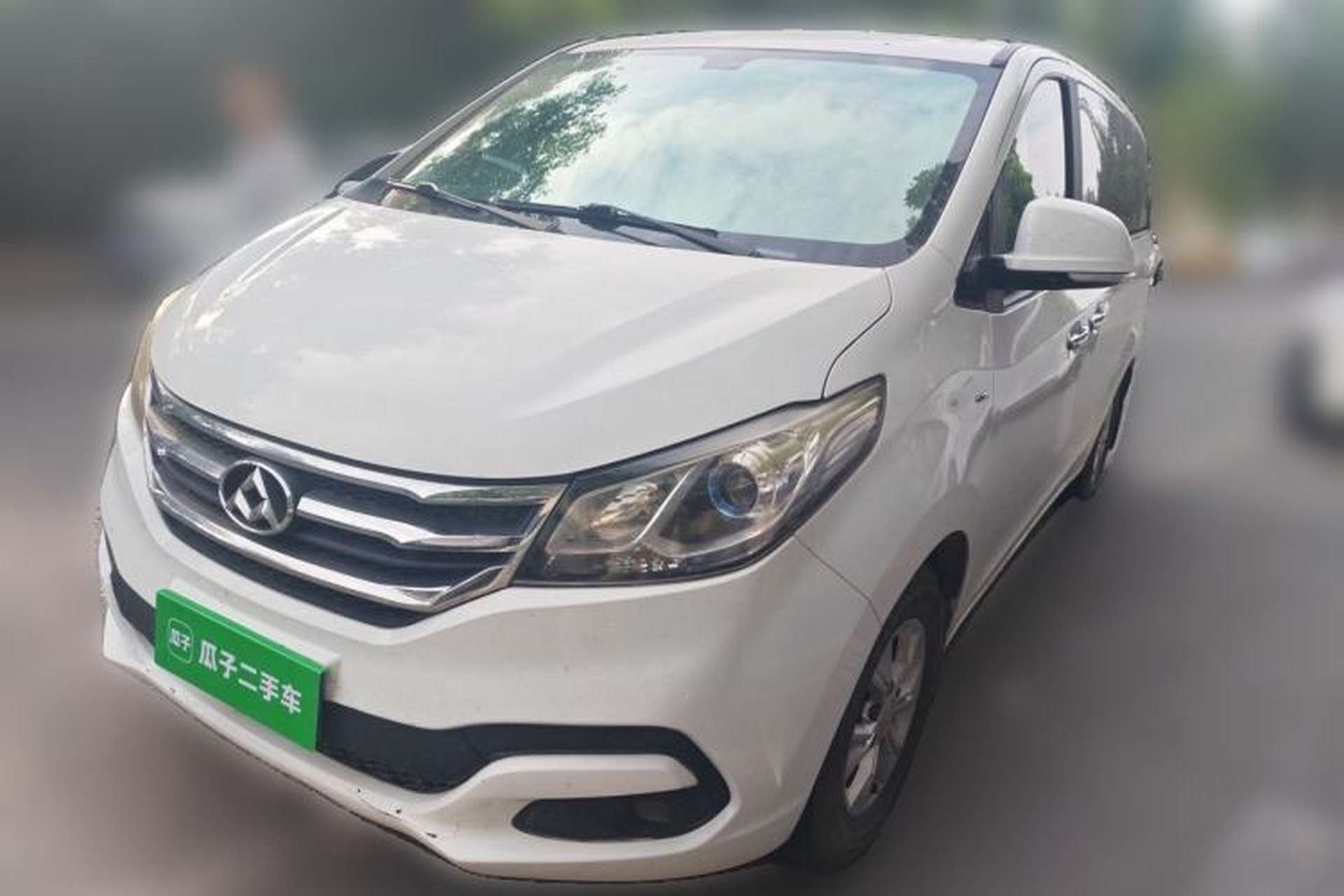 Used SAIC MAXUS G10 2014 2.0T Automatic Elite Edition Front Left 45 Deg