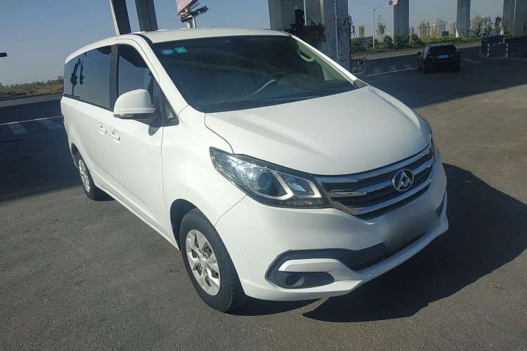 Used SAIC MAXUS G10 2014 2.4L Manual Elite Edition Front Right 45 Deg