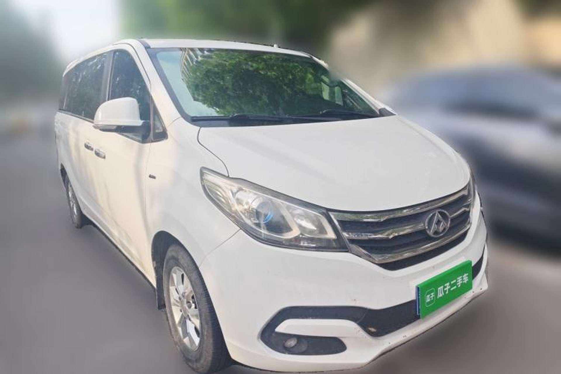 Used SAIC MAXUS G10 2014 2.0T Automatic Elite Edition Front Right 45 Deg