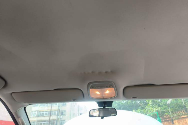 Used SAIC MAXUS G10 2014 2.0T Automatic Elite Edition Headliner
