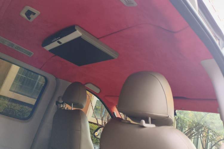 Used SAIC MAXUS G10 2014 2.0T Automatic Elite Edition Headliner
