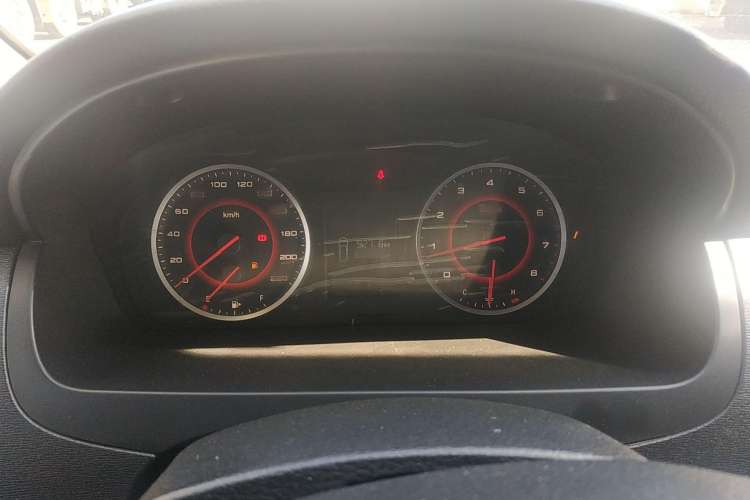 Used SAIC MAXUS G10 2014 2.4L Manual Elite Edition Instrument Cluster