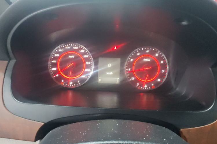 Used SAIC MAXUS G10 2014 2.0T Automatic Luxury Edition Instrument Cluster