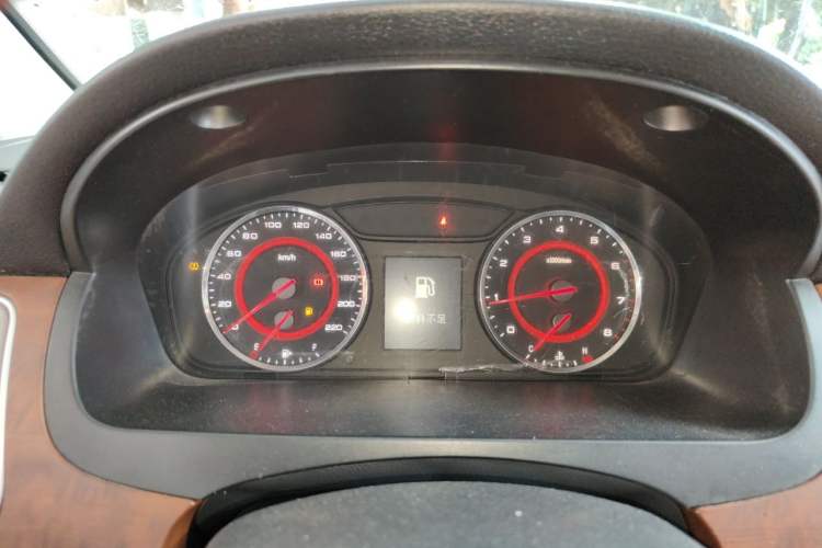 Used SAIC MAXUS G10 2014 2.0T Automatic Luxury Executive Edition Instrument Cluster