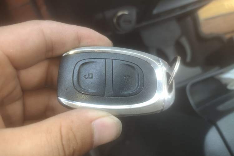 Used SAIC MAXUS G10 2014 2.0T Automatic Luxury Executive Edition Interior 1