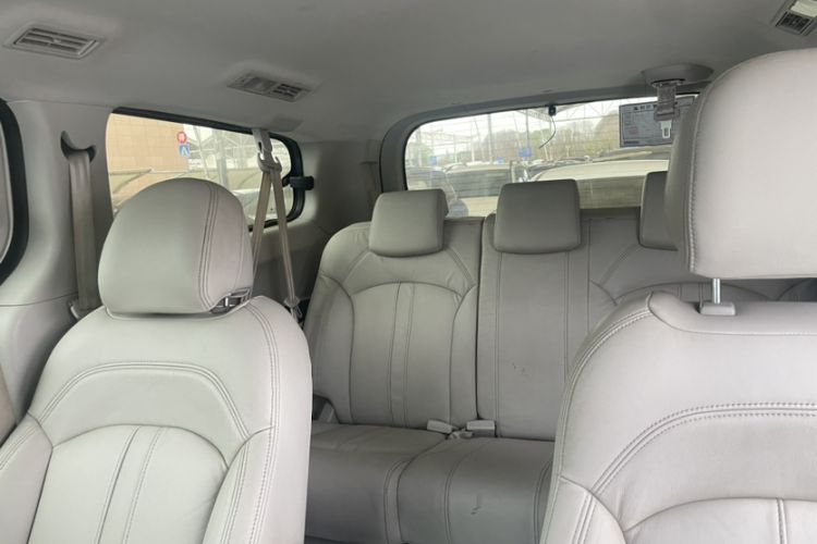 Used SAIC MAXUS G10 2014 2.0T Automatic Luxury Edition Interior 10
