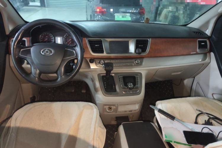 Used SAIC MAXUS G10 2014 2.0T Automatic Luxury Edition Interior 2