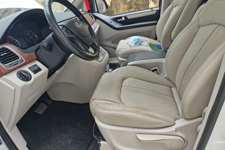 Used SAIC MAXUS G10 2014 2.0T Automatic Executive Edition Left Front Seat
