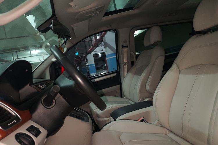 Used SAIC MAXUS G10 2014 2.0T Automatic Luxury Executive Edition Left Front Seat