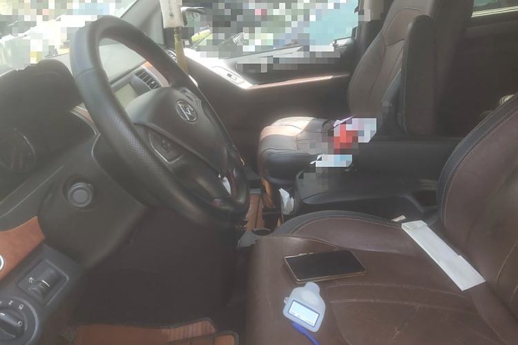 Used SAIC MAXUS G10 2014 2.0T Automatic Luxury Executive Edition Left Front Seat