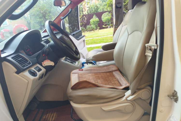 Used SAIC MAXUS G10 2014 2.0T Automatic Elite Edition Left Front Seat