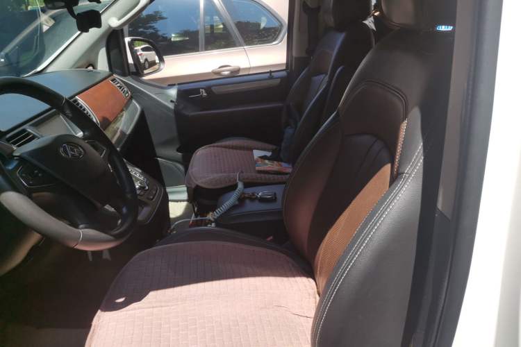 Used SAIC MAXUS G10 2014 2.0T Automatic Luxury Executive Edition Left Front Seat