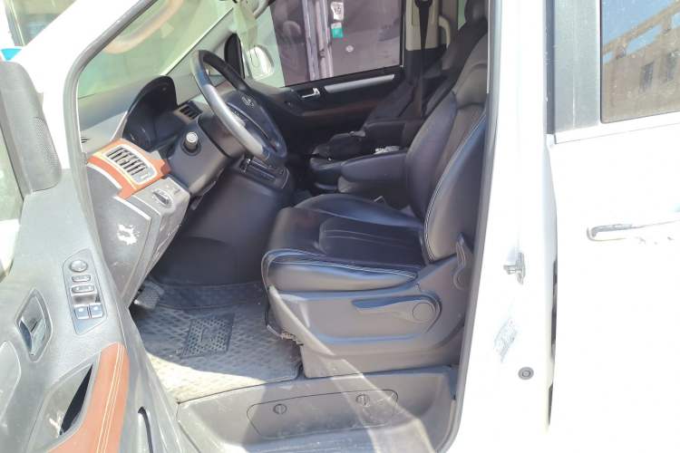 Used SAIC MAXUS G10 2014 2.0T Automatic Executive Edition Left Front Seat