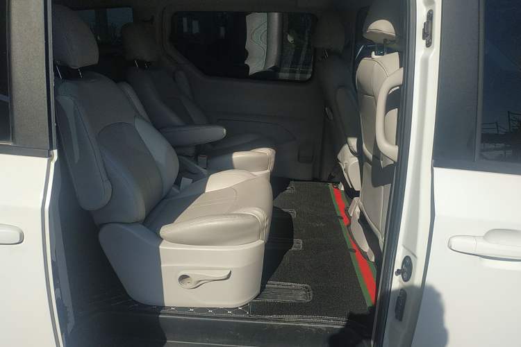 Used SAIC MAXUS G10 2014 2.4L Manual Elite Edition Left Rear Seat