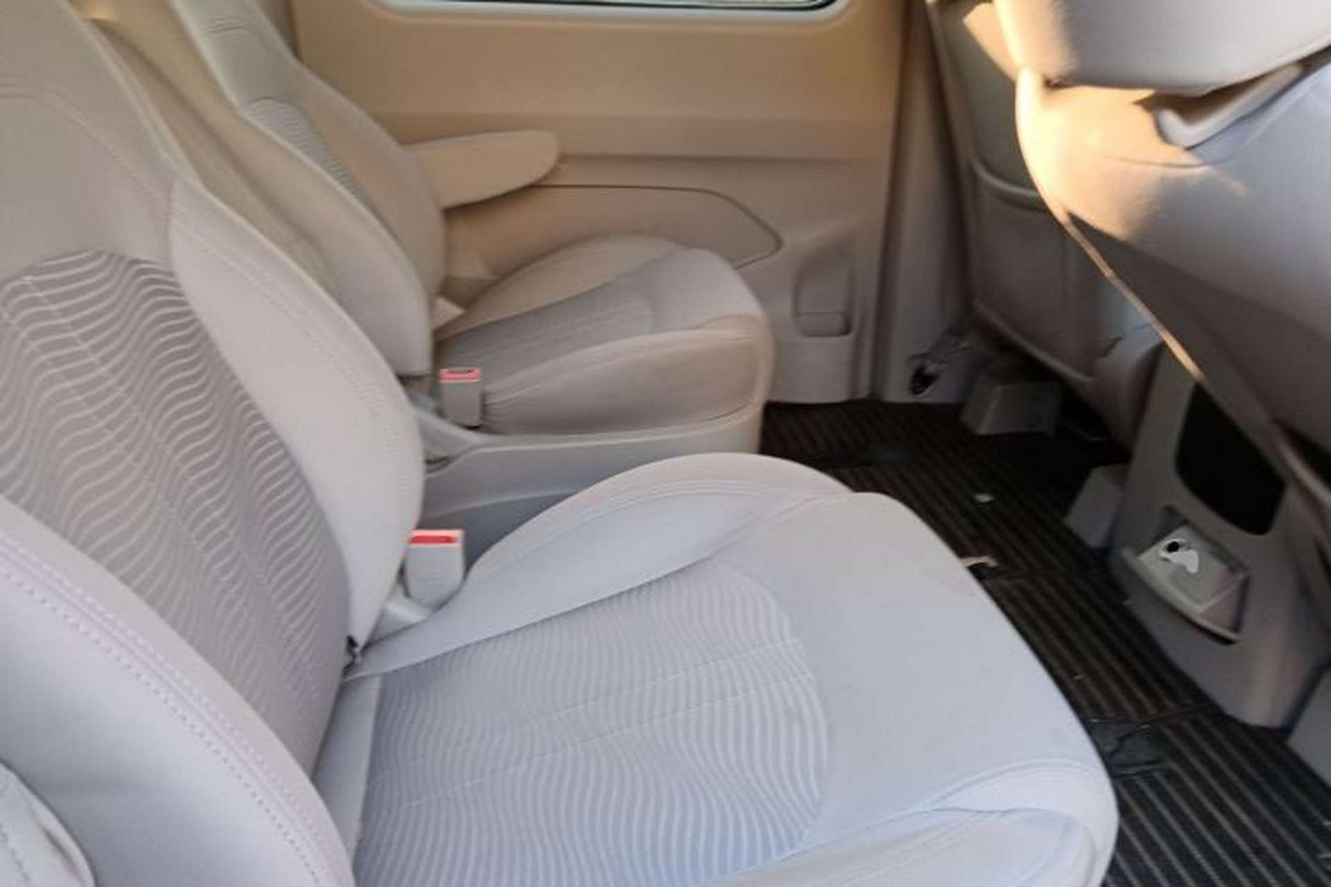 Used SAIC MAXUS G10 2014 2.0T Automatic Elite Edition Left Rear Seat