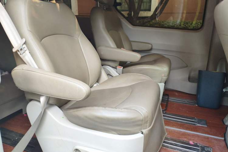 Used SAIC MAXUS G10 2014 2.0T Automatic Elite Edition Left Rear Seat