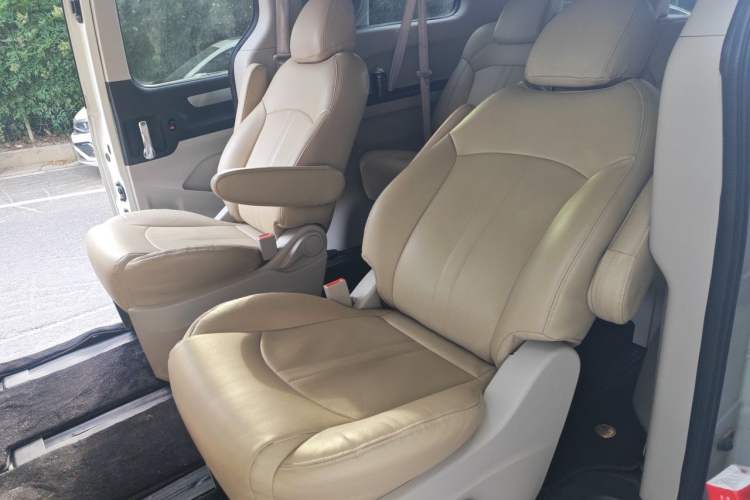 Used SAIC MAXUS G10 2014 2.0T Automatic Elite Edition Left Rear Seat