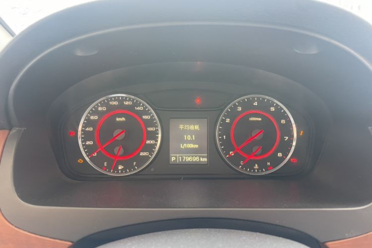 Used SAIC MAXUS G10 2014 2.0T Automatic Luxury Edition Odometer Close Up
