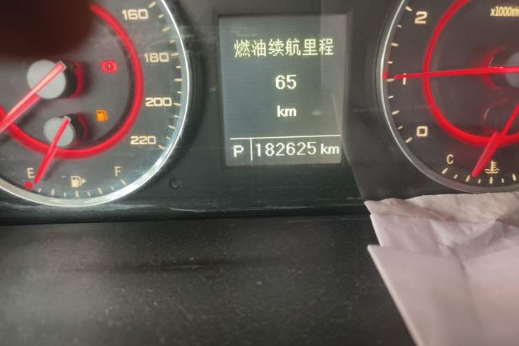 Used SAIC MAXUS G10 2014 2.0T Automatic Elite Edition Odometer Close Up